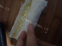 火腿芝士面包卷做法图解5)