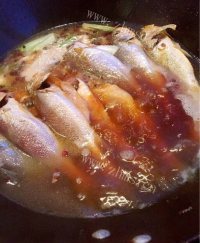 美味家常焖黄花鱼做法图解5)
