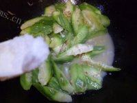 秀色可餐的虾皮炒丝瓜