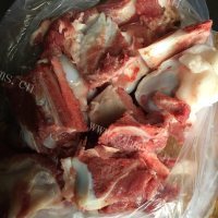 美味的阿胶枣枸杞大骨汤做法图解1)