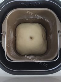 脆底蜂蜜小面包做法图解3)