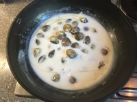 美味的椰浆咖哩蛤蜊浓汤的做法图解五
