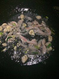 家常菜韭菜炒豆腐做法图解3)