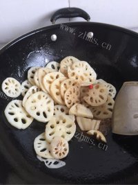 家常菜素炒藕片做法图解6)