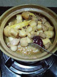 家常红烧肉煲做法图解9)