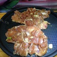 唇齿留香的香煎鸡腿做法图解8)