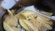 美味的土豆炖茄子做法图解2)
