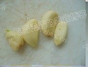 诱人蒜香面包做法图解5)