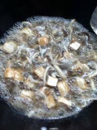 家常菜蘑菇豆腐汤