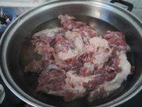 「美味可口」萝卜牛腩做法图解2)
