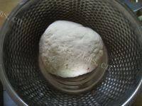 口感饱满的木耳肉包做法图解2)