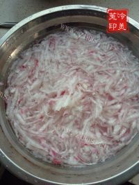好吃的炸黑米豆渣萝卜丸子做法图解5)