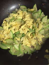 自制西葫芦炒鸡蛋做法图解13)