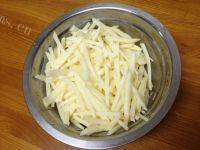 （美味可口）芹菜炒土豆丝做法图解1)