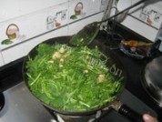 色泽不错的茼蒿炖豆腐