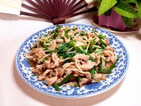 家常菜肉炒豆芽
