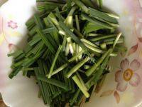 特色美食-韭菜炒豆芽做法图解1)
