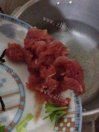 家常菜紫菜瘦肉蛋花汤做法图解3)
