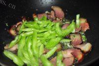 蕨菜炒腊肉的做法图解五