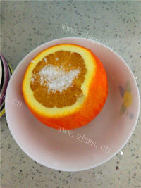 美味的盐蒸橙子做法图解4)