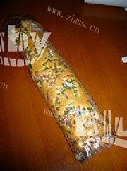 自制葱香火腿肉松蛋卷做法图解10)