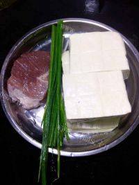 家常菜肉沫豆腐做法图解1)