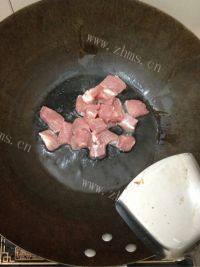 自制土豆烧肉做法图解2)