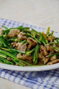 色味俱佳的蒜苗炒肉片