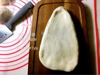 圣诞树千层豆沙面包做法图解10)