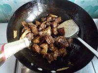 土豆炖牛肉做法图解9)
