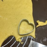 回味无穷的切达芝士酥饼做法图解9)