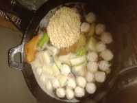 肉丸丝瓜煮面汤的做法图解四