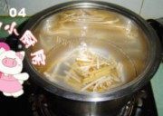 家常菜针菇伴干丝做法图解4)