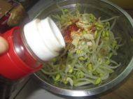 凉拌豆芽菜做法图解6)