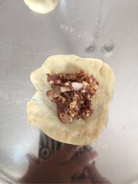 新奇的花生芝麻小月饼做法图解8)