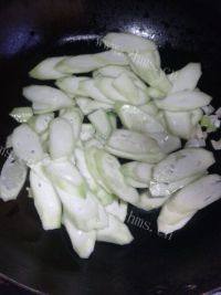 香味四溢的丝瓜炒肉丝做法图解6)