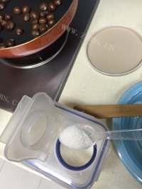 简单的糖炒栗子做法图解4)