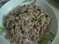 味道不错的蒜薹炒肉丝做法图解6)