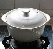 家常菜萝卜炖腊肉做法图解3)