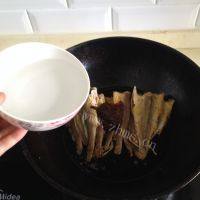 美味的酱焖小黄鱼做法图解9)