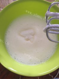 满口清香的戚风蛋糕做法图解10)