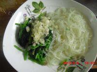 美味的菠菜粉丝做法图解3)