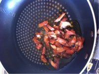 垂涎欲滴的蒜薹炒肉做法图解3)