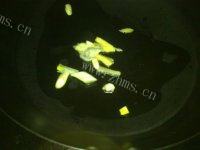 家常菜胡萝卜炒土豆片做法图解4)