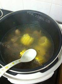 玉米炖排骨