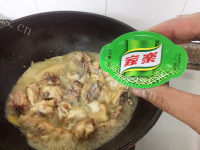 香嫩大闸蟹焖滑鸡做法图解10)