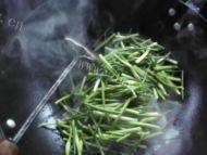 「营养美食」蒜薹炒肉做法图解3)