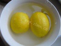 「家有大厨」蜂蜜柠檬茶做法图解3)