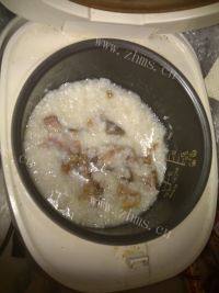 美味早餐咸猪骨粥
