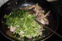 家常菜平菇炒肉片做法图解6)